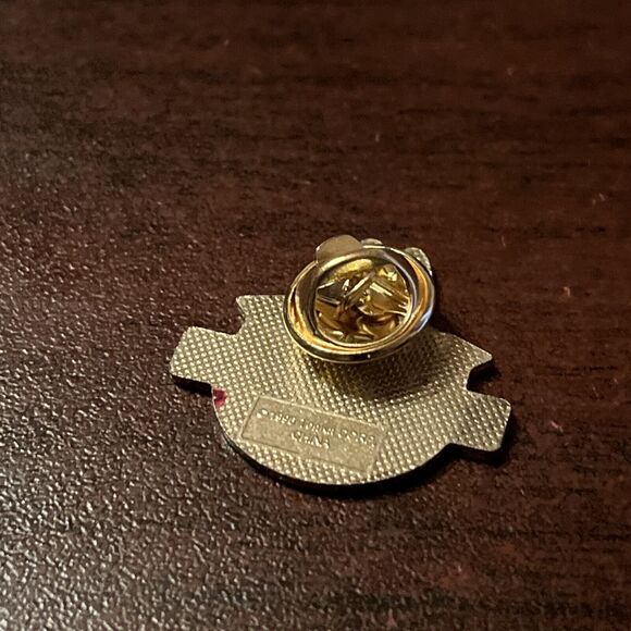 McDonald’s Deluxe Monopoly Game Dr. Pepper Soda Employee Lapel Hat Pin - Picture 3 of 4